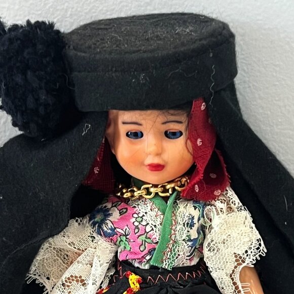Vintage 1950's Italian 8" Sleepy Eyes Sardinian Souvenir Girl Doll Italy Pom Hat - Picture 3 of 11